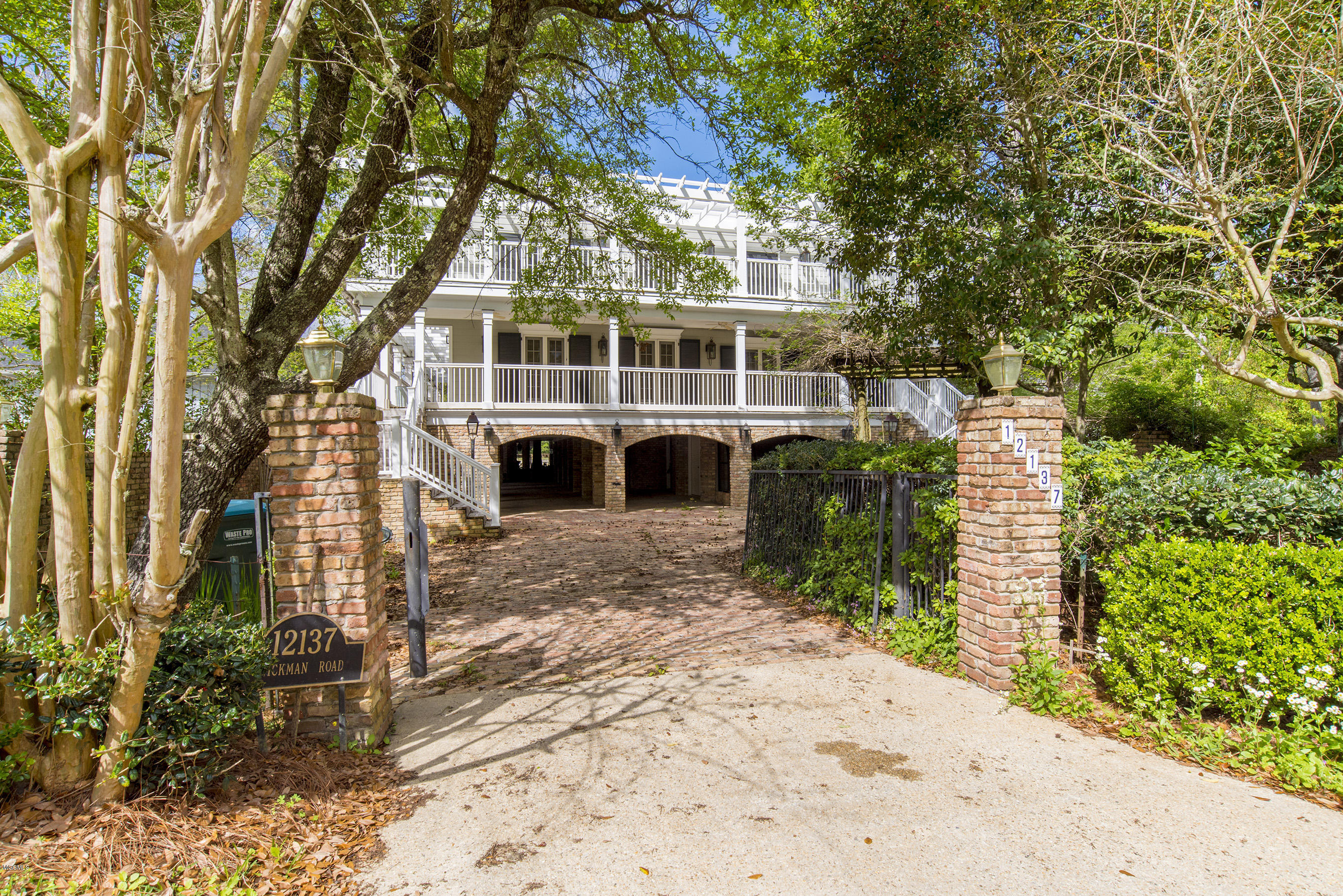 12137 Hickman Road Biloxi, MS 39532 - Photo 1 of 42 DSC_9325
