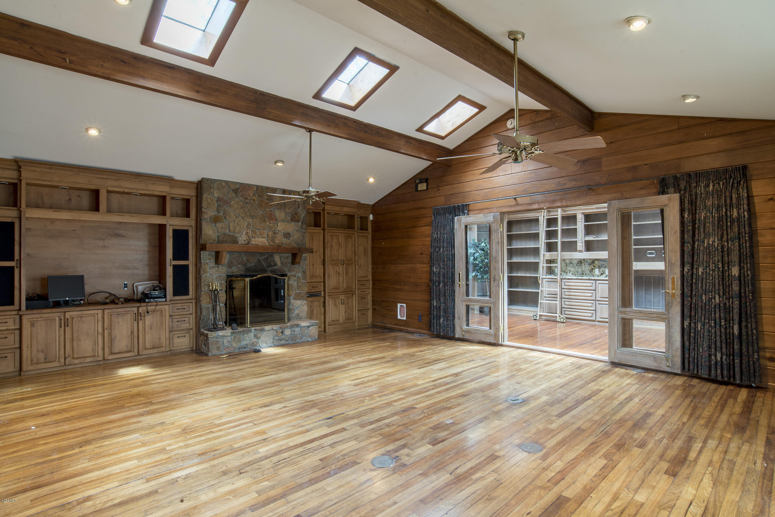 12137 Hickman Road Biloxi, MS 39532 - Photo 24 of 42 DSC_9410
