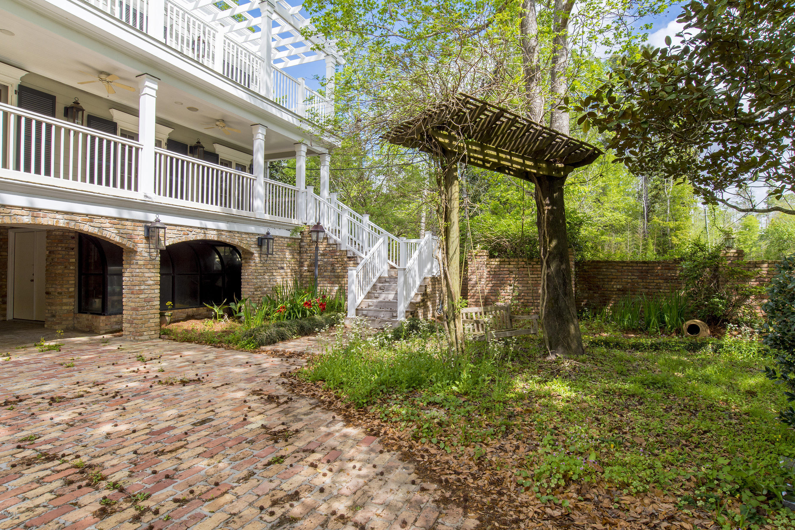12137 Hickman Road Biloxi, MS 39532 - Photo 3 of 42 DSC_9333