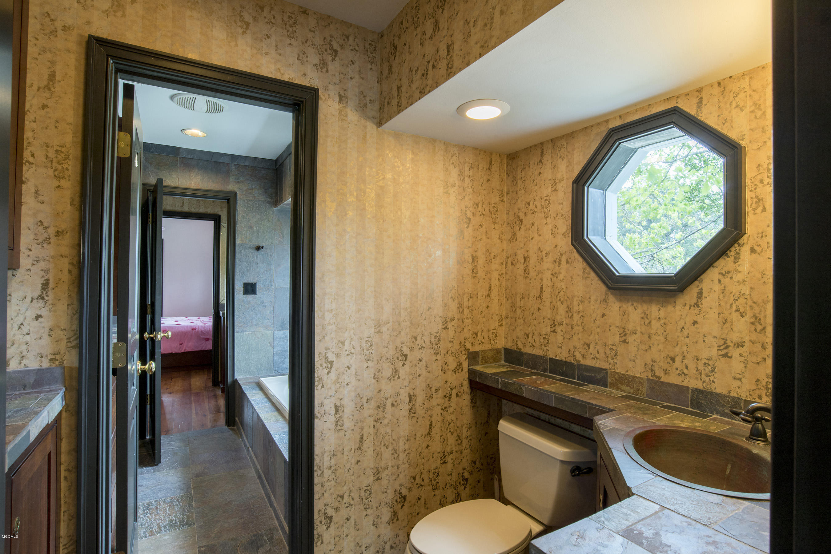 12137 Hickman Road Biloxi, MS 39532 - Photo 41 of 42 DSC_9473