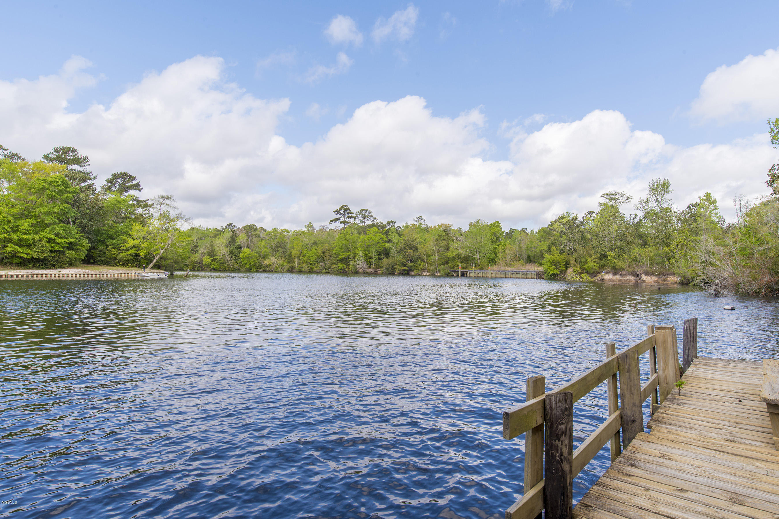 12137 Hickman Road Biloxi, MS 39532 - Photo 5 of 42 DSC_9339