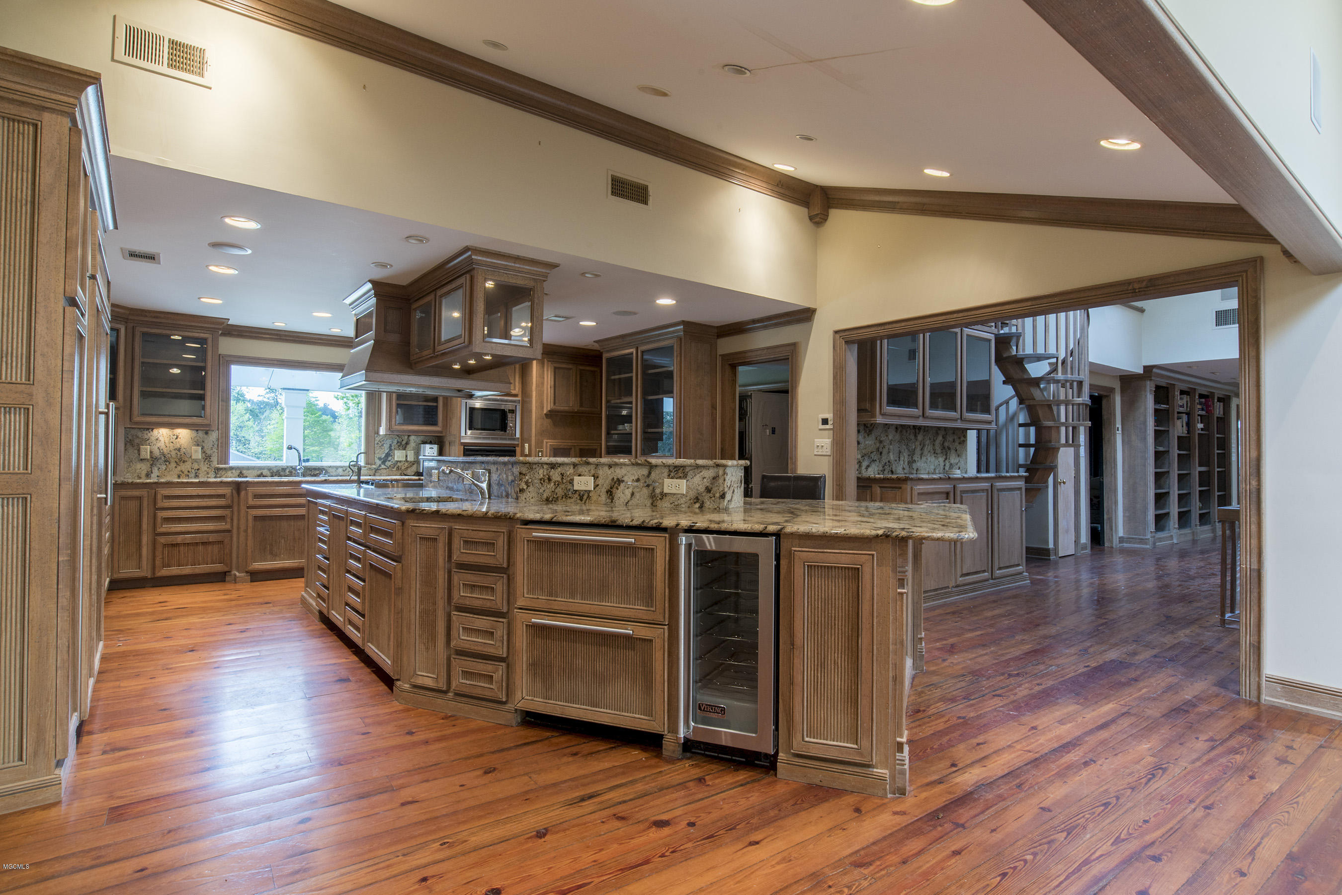 12137 Hickman Road Biloxi, MS 39532 - Photo 10 of 42 DSC_9362
