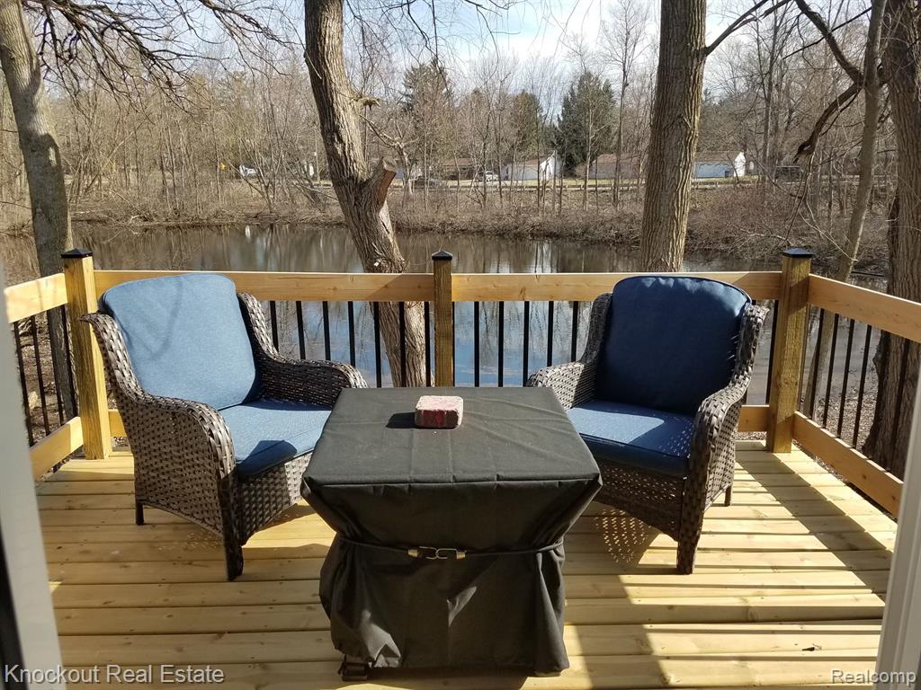 2250 Briar Ridge Wolverine Lake, MI 48390 - Photo 32 of 44
