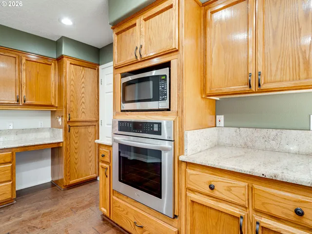 $699,950 | 1077 Southeast Dogwood Lane, Gresham, OR 97080