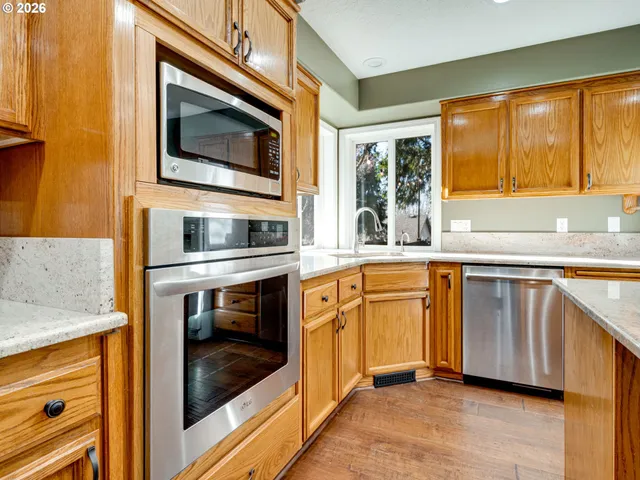 $699,950 | 1077 Southeast Dogwood Lane, Gresham, OR 97080