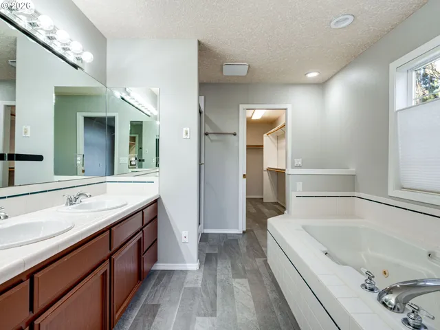 $699,950 | 1077 Southeast Dogwood Lane, Gresham, OR 97080