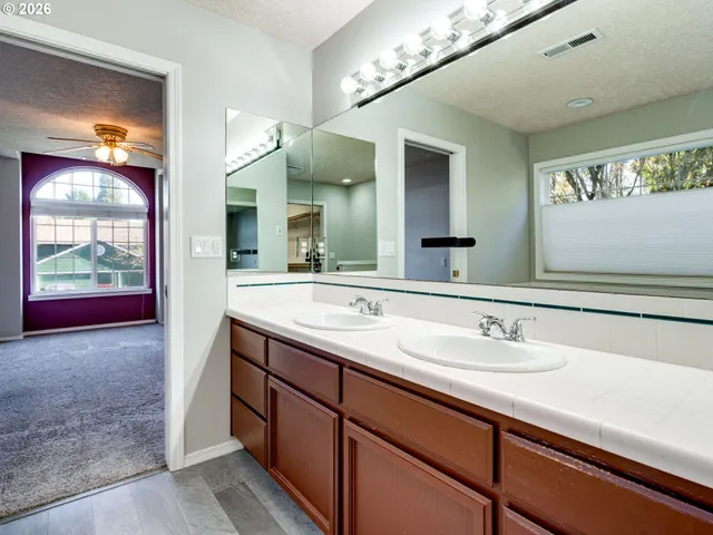 $699,950 | 1077 Southeast Dogwood Lane, Gresham, OR 97080