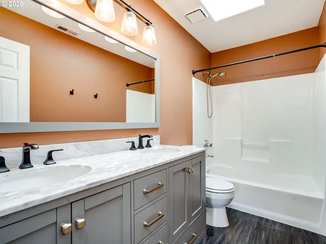 $699,950 | 1077 Southeast Dogwood Lane, Gresham, OR 97080