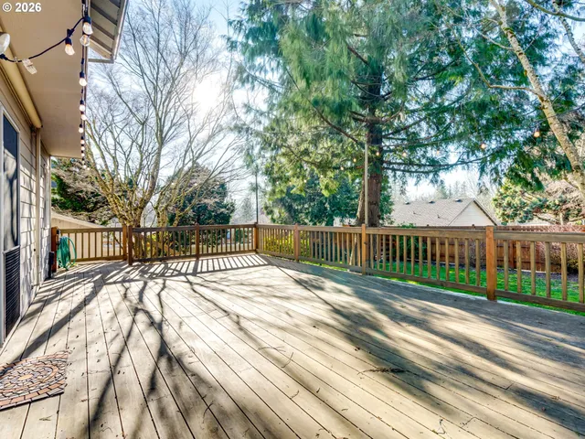 $699,950 | 1077 Southeast Dogwood Lane, Gresham, OR 97080
