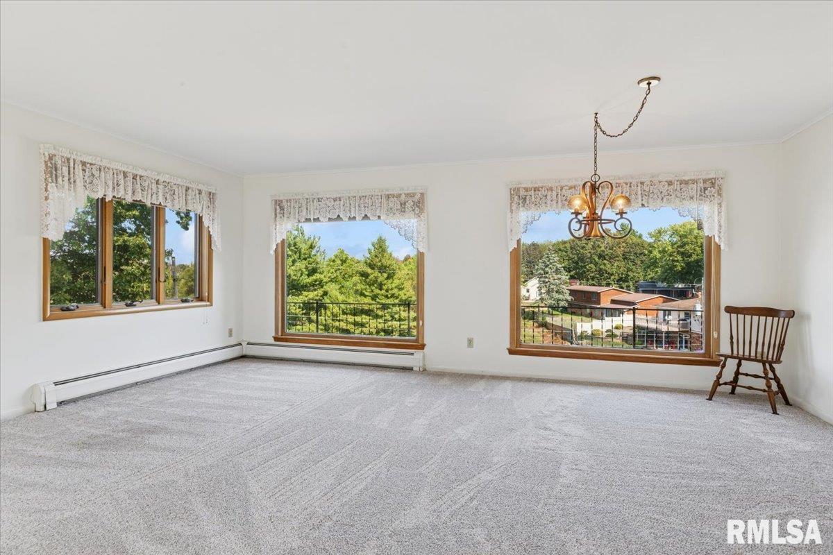 819 Millcrest Court Clinton, IA 52732 - Photo 11 of 44