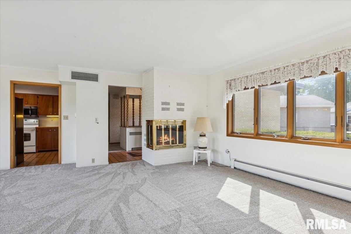 819 Millcrest Court Clinton, IA 52732 - Photo 13 of 44