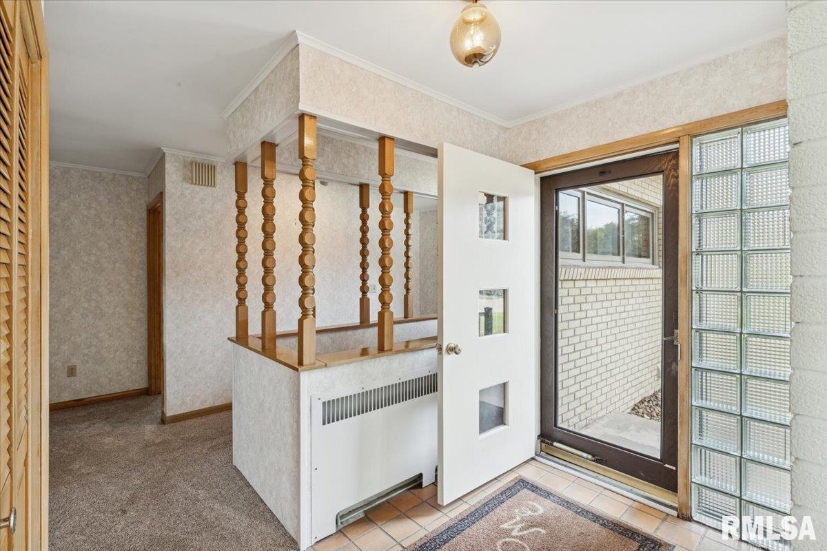 819 Millcrest Court Clinton, IA 52732 - Photo 15 of 44