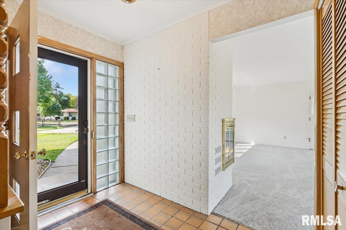 819 Millcrest Court Clinton, IA 52732 - Photo 16 of 44