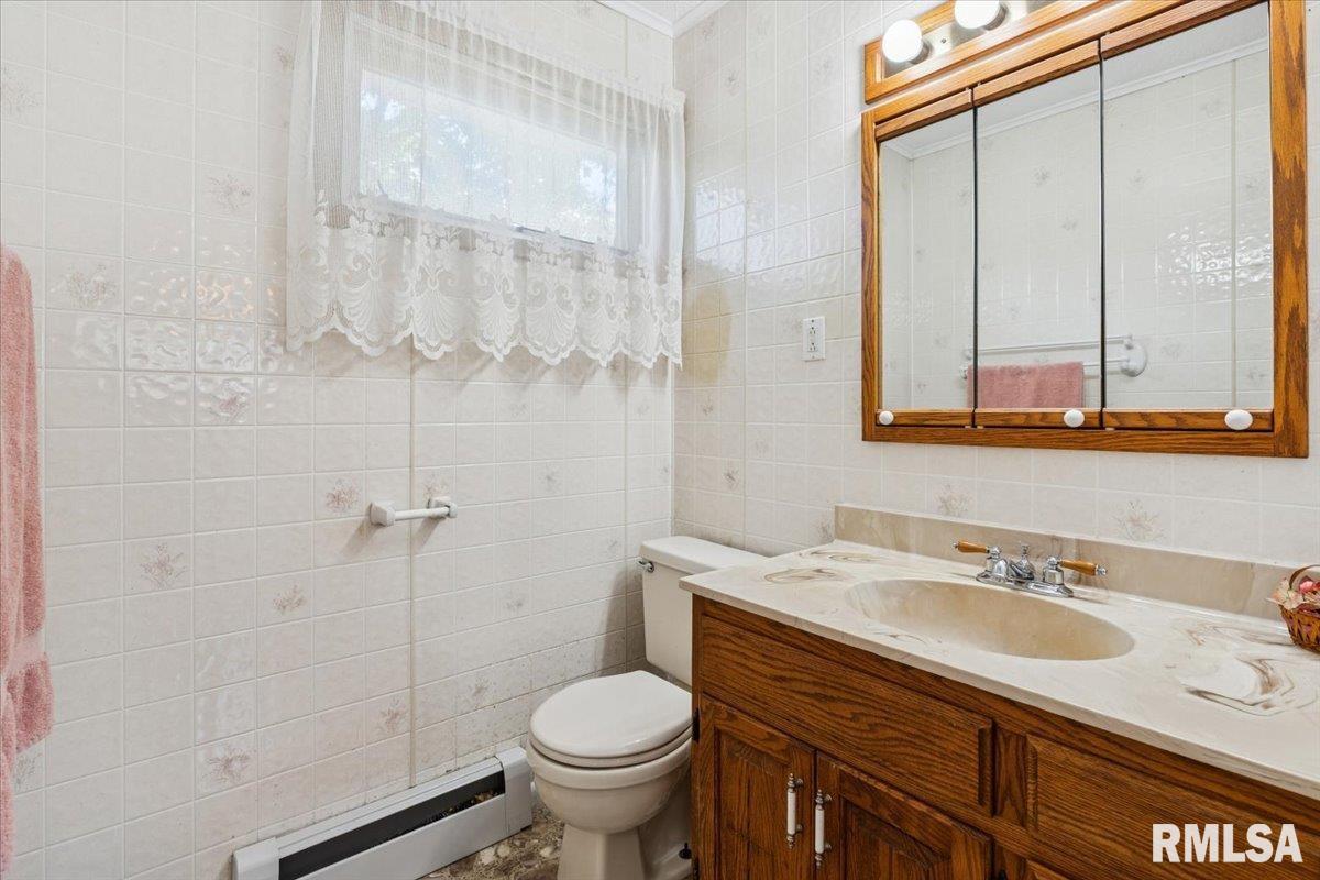 819 Millcrest Court Clinton, IA 52732 - Photo 32 of 44