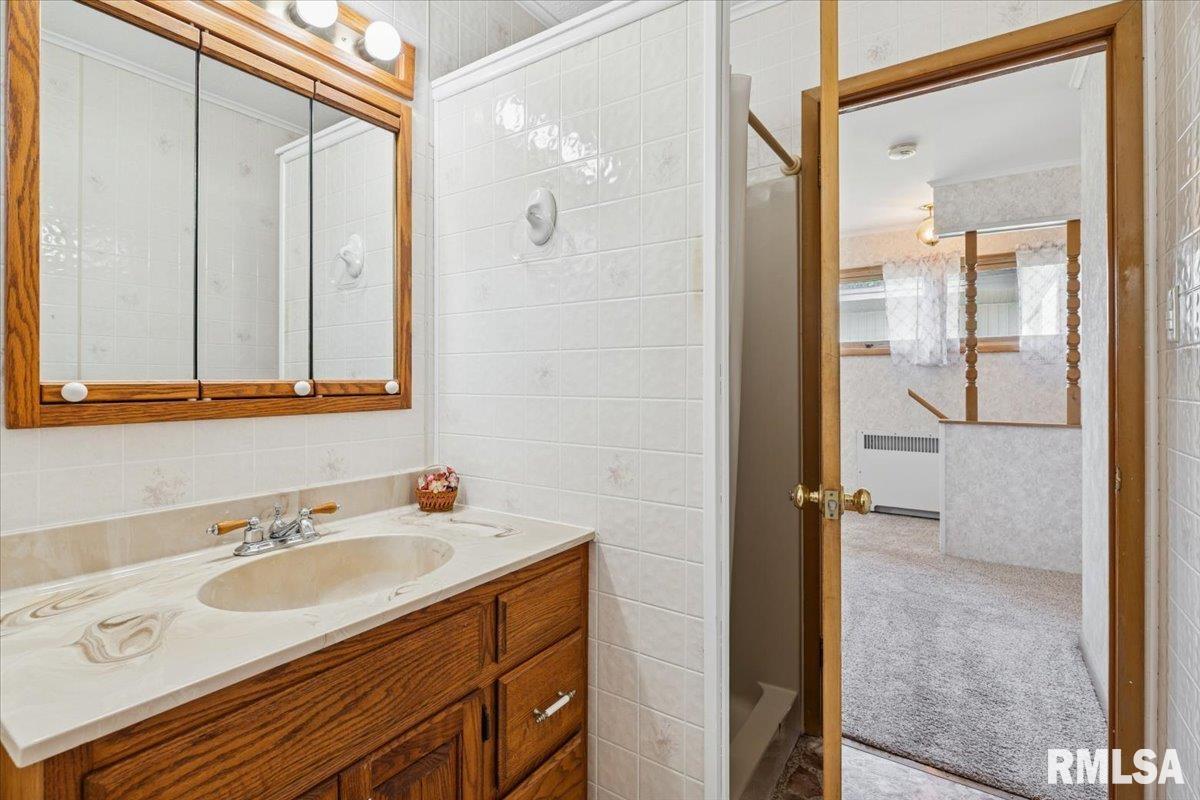 819 Millcrest Court Clinton, IA 52732 - Photo 34 of 44