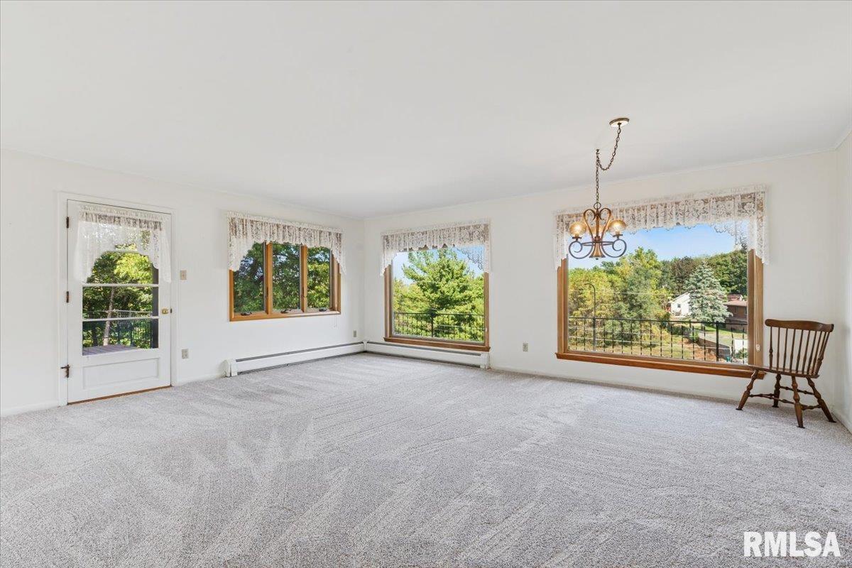 819 Millcrest Court Clinton, IA 52732 - Photo 10 of 44