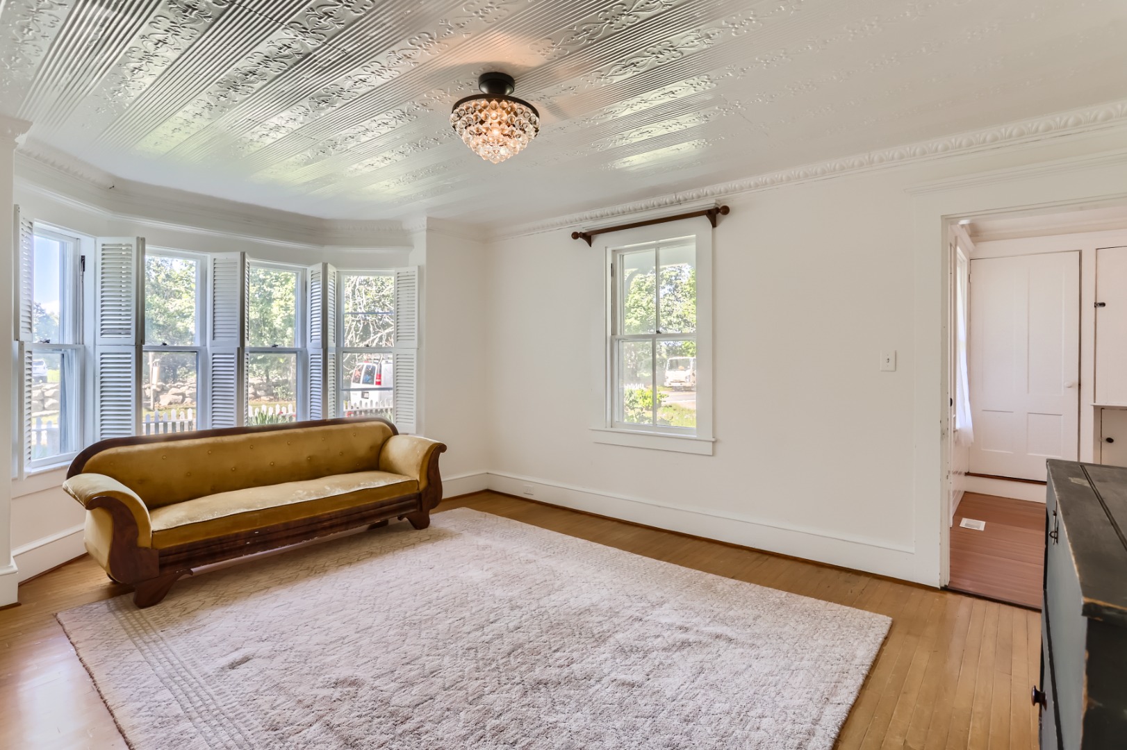 16 S Road Chilmark, MA 02535 - Photo 21 of 50 a bedroom with a bed and a couch