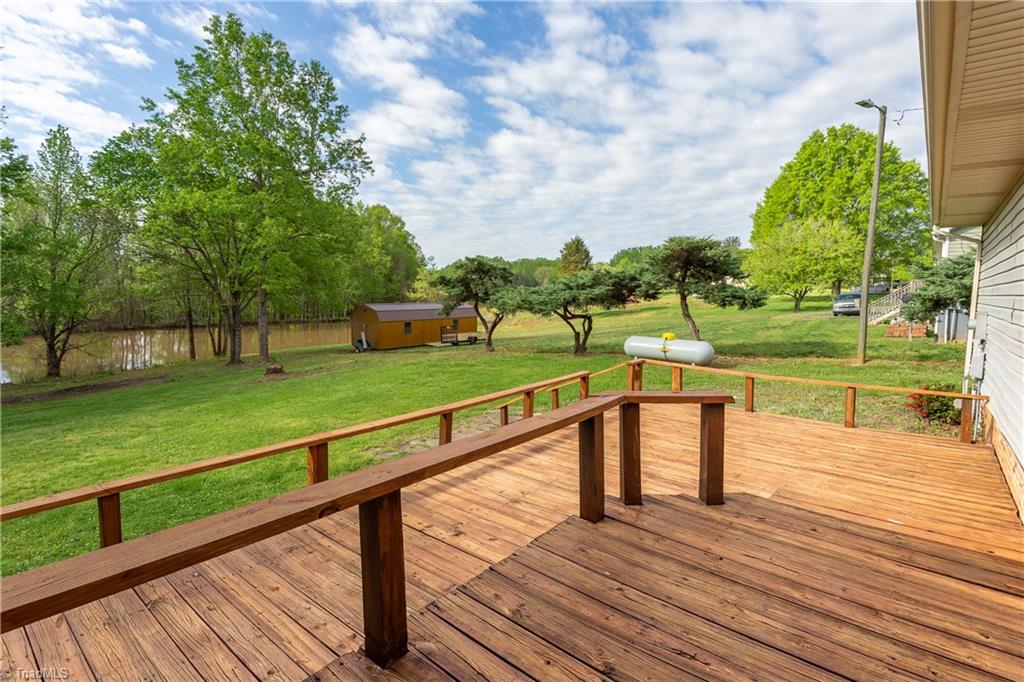 7340 Highway 700 Ruffin, NC 27326 - Photo 25 of 30 Back Deck