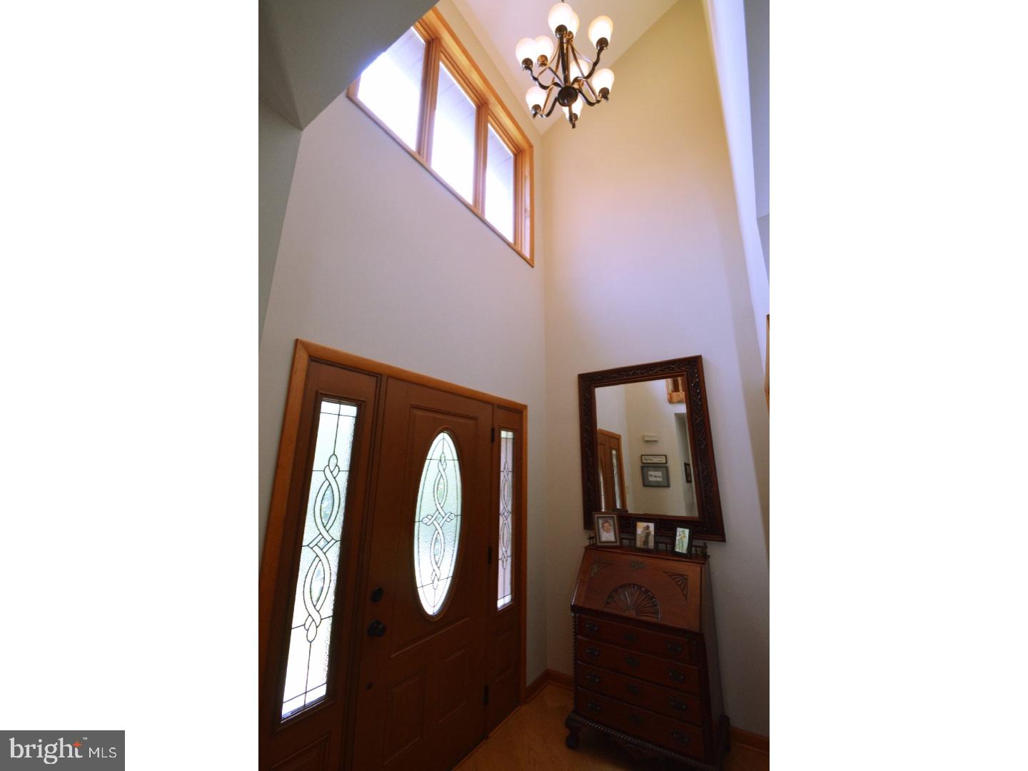 946 Lieds Road Coatesville, PA 19320 - Photo 3 of 25 Foyer