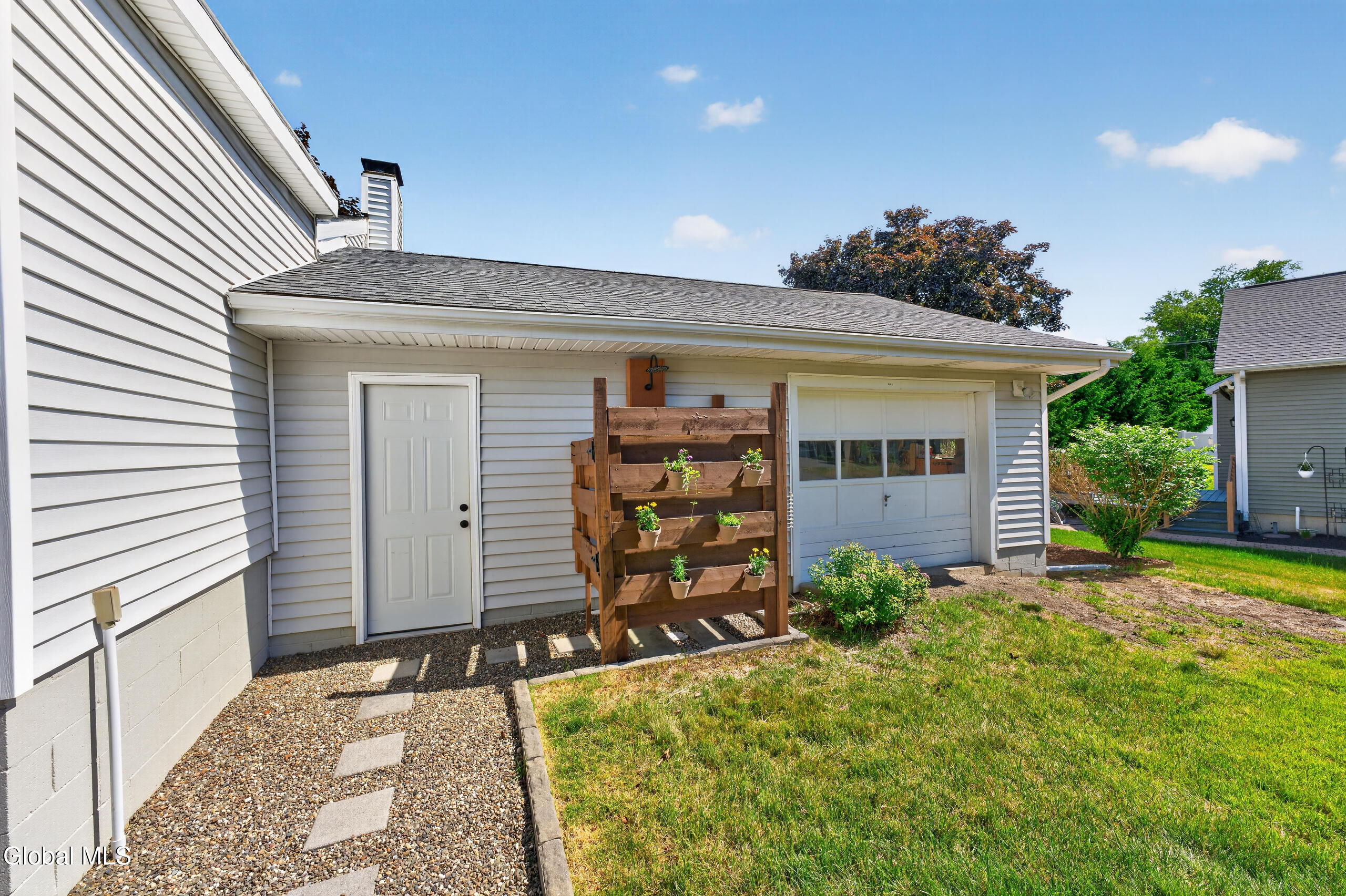 521 Russell Road Bethlehem, NY 12203 - Photo 35 of 51 Yard 6