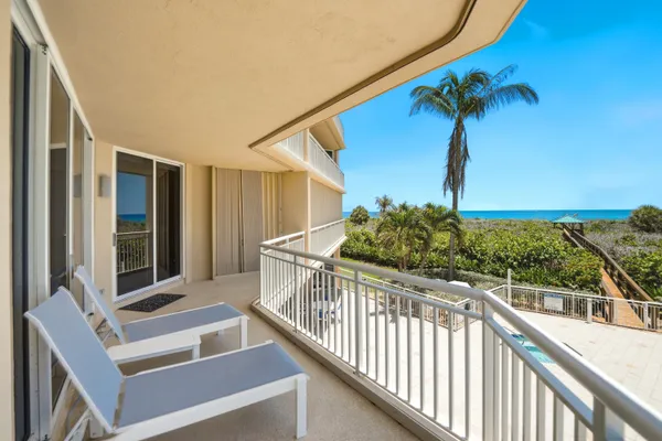 $675,000 | 2900 N Highway, Unit 2D, Hutchinson Island, FL 34949
