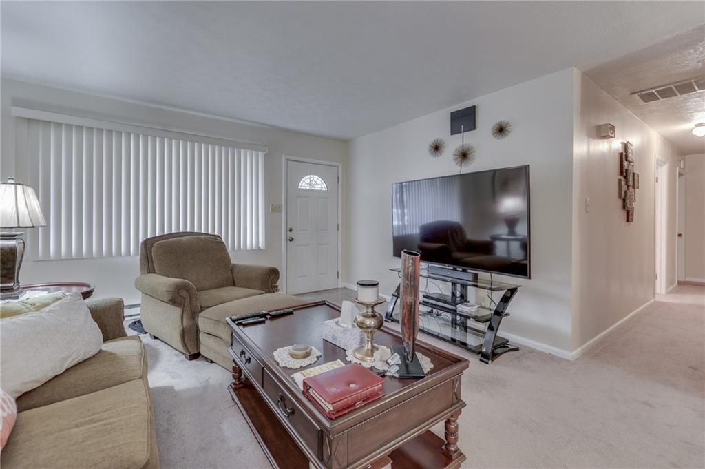 1033 North Shortridge Road Indianapolis, IN 46219 - Photo 6 of 30 Gallery Image 6
