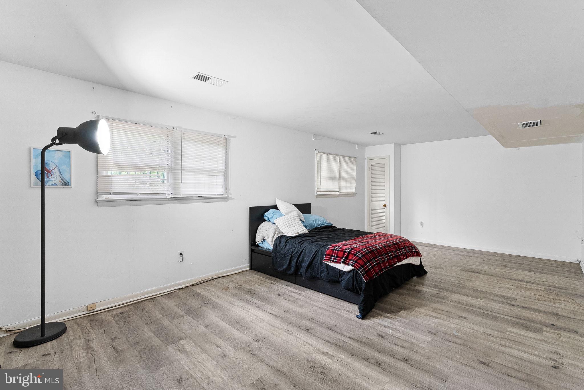 2435 Hunter Mill Road Vienna, VA 22181 - Photo 23 of 27