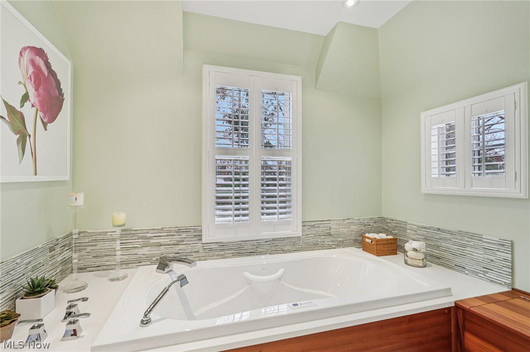 21059 Claythorne Road Beachwood, OH 44122 - Photo 22 of 40