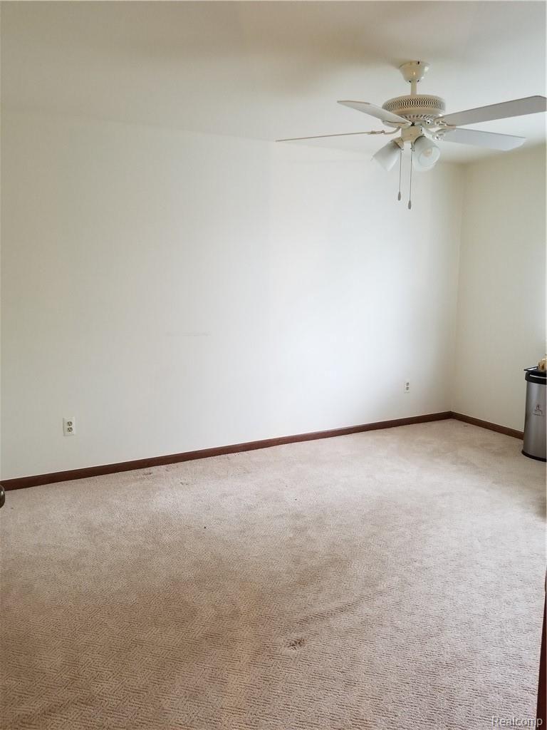 1699 Snowden Circle Rochester, MI 48306 - Photo 27 of 31 20181001_102921.jpg