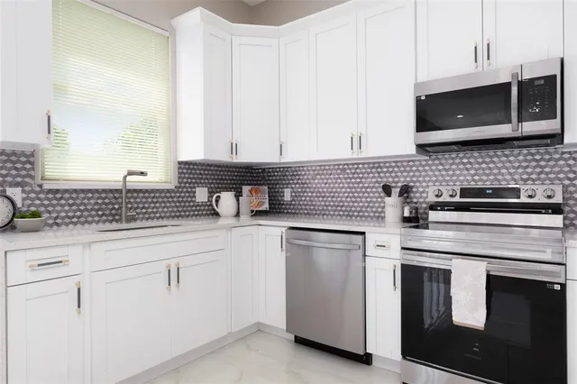 $570,000 | 2306 Colusa Lane, Valrico, FL 33596