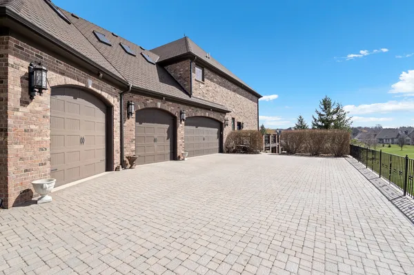 $2,590,000 | 39-w431 Longmeadow Lane, St. Charles, IL 60175