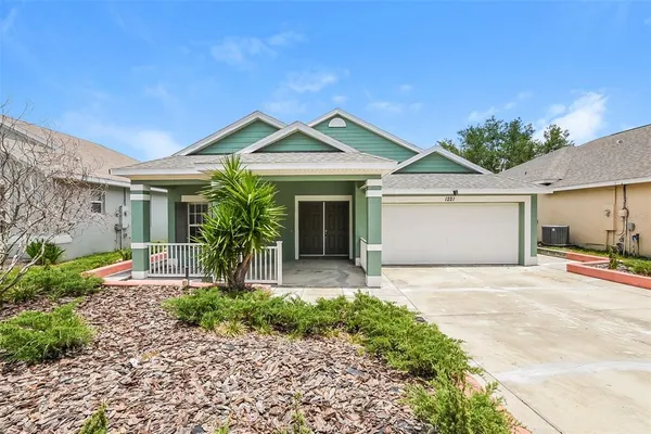 $335,000 | 1221 Longville Circle, Tavares, FL 32778