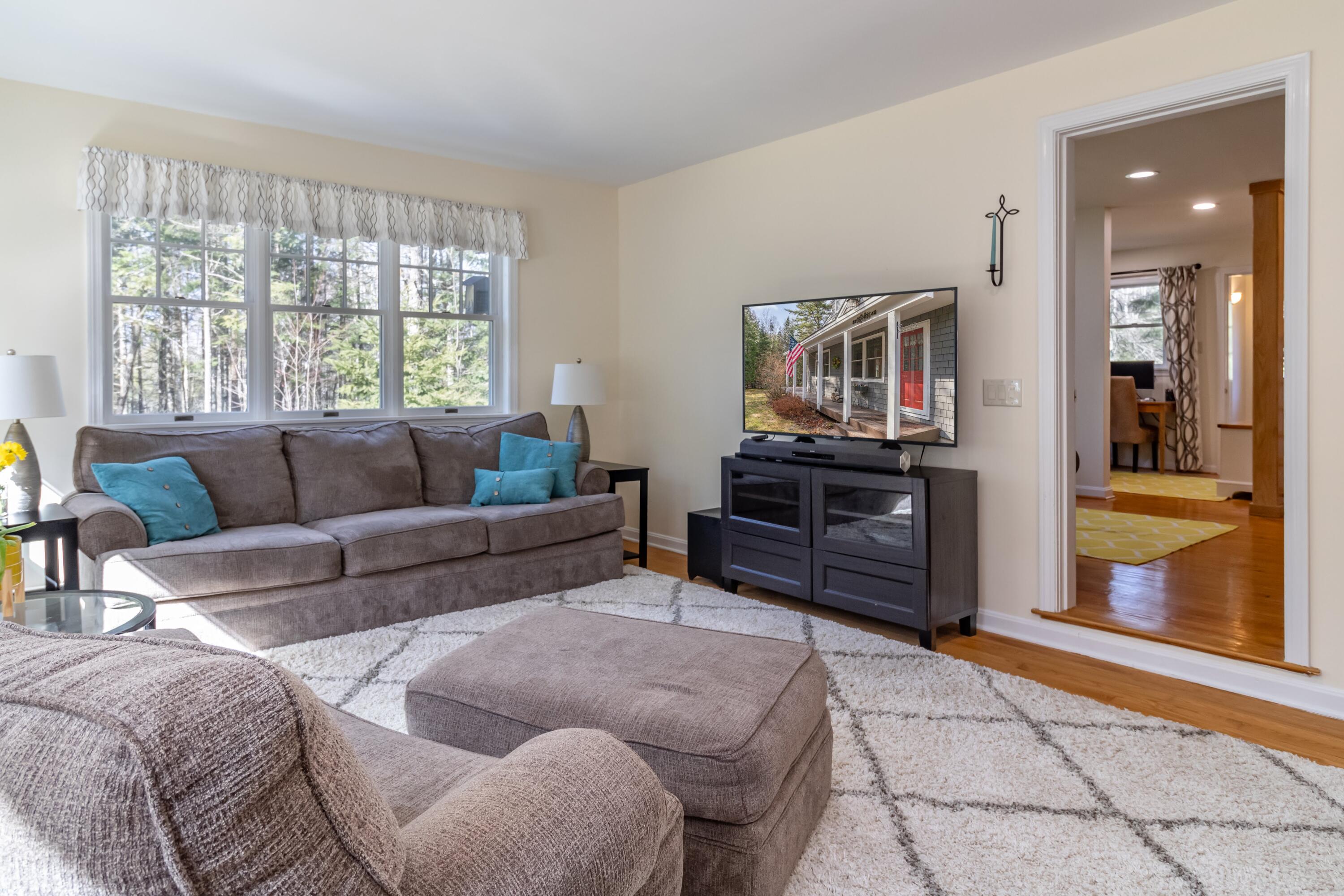 1076 Norway Road Glenburn, ME 04401 - Photo 29 of 87 1076 Norway Road Interiors-46
