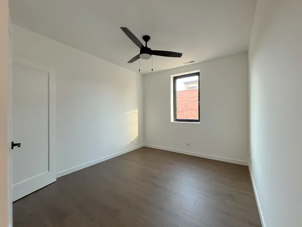 $6,275 | 3710 North Kenmore Avenue, Unit 3, Chicago, IL 60613