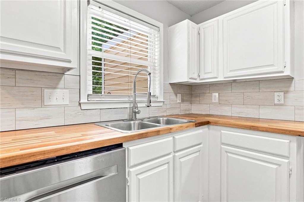 2603 Castle Croft Road Greensboro, NC 27407 - Photo 9 of 39 Gallery Image 9