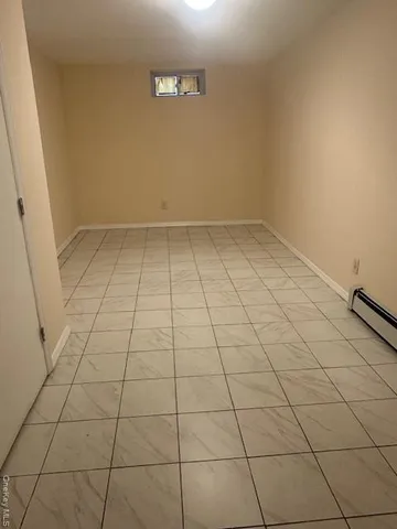 a view of a utility room