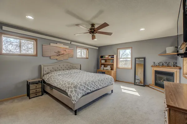 $425,000 | 1873 Highway 12, Hammond, WI 54015