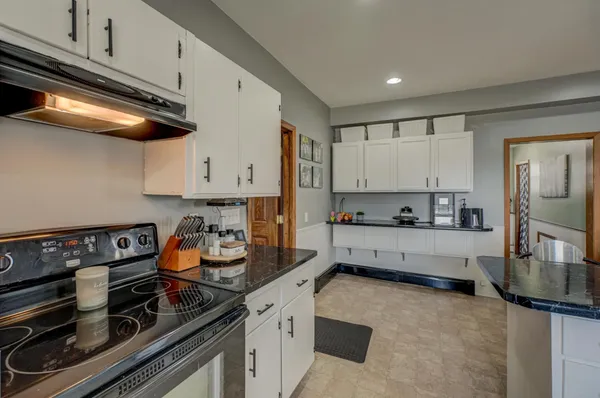 $425,000 | 1873 Highway 12, Hammond, WI 54015