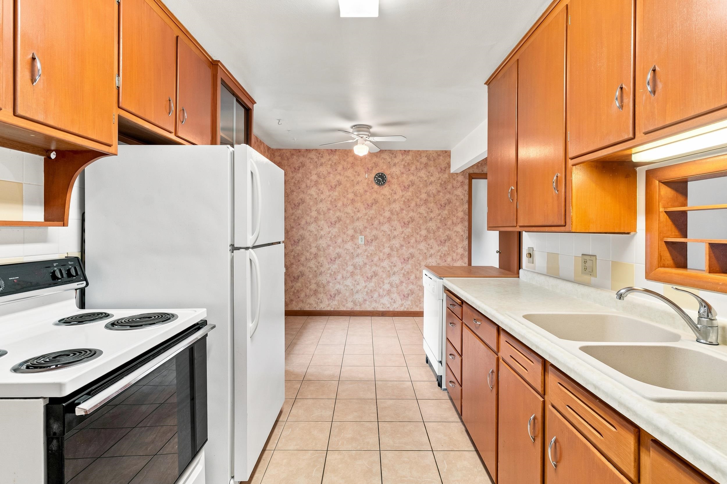 2834 Commercial Madison, WI 53704 - Photo 9 of 22