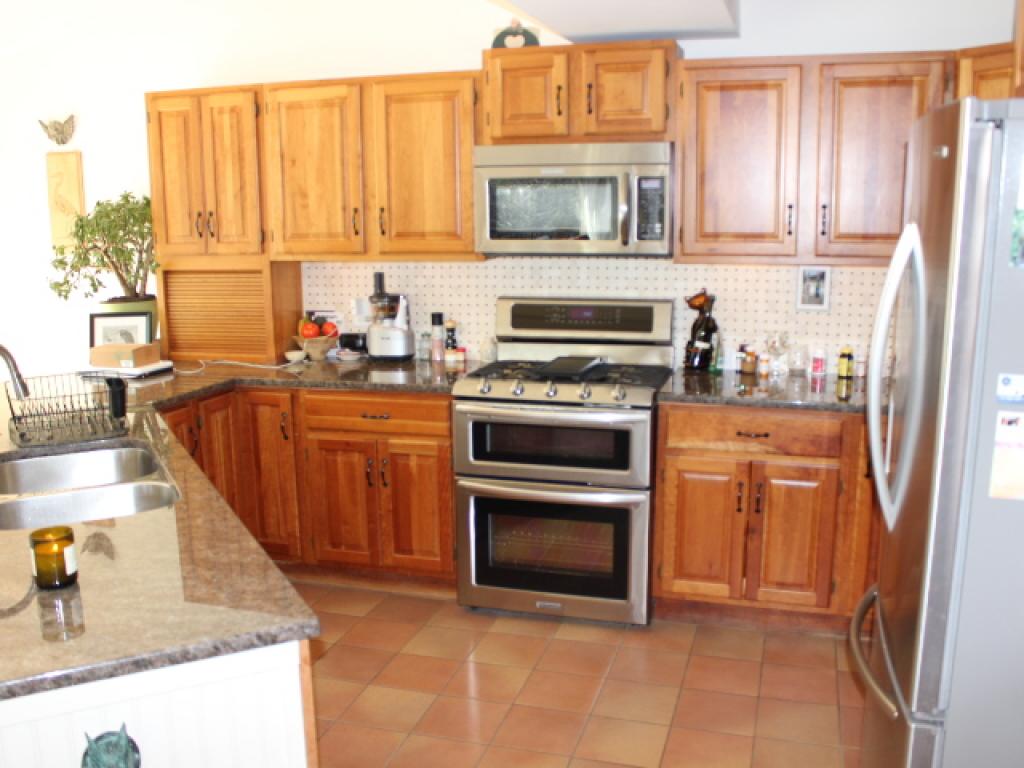 939 Meadowbrook Road Brattleboro, VT 05301 - Photo 3 of 34