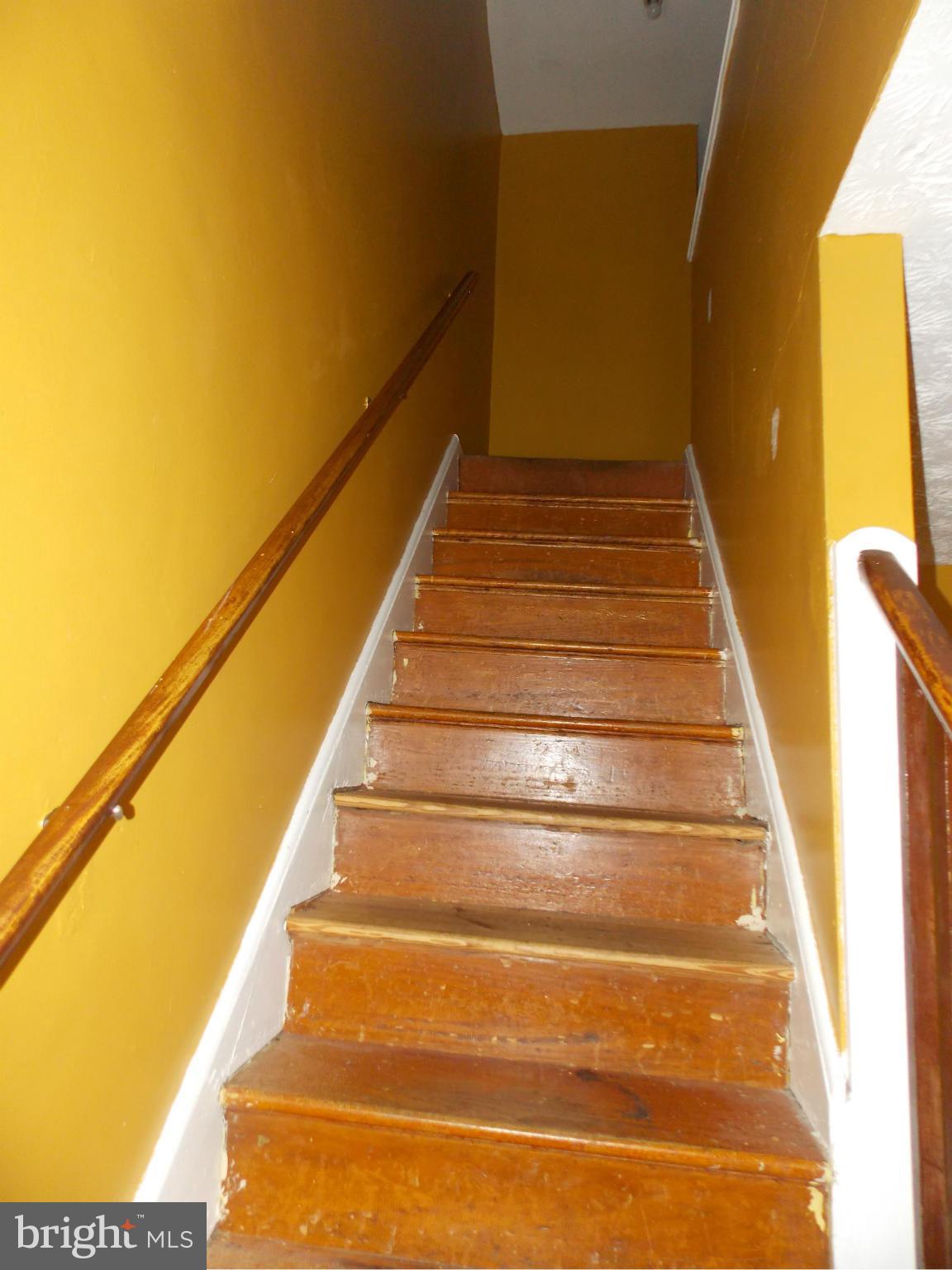 5021 Sunset Road Baltimore, MD 21215 - Photo 9 of 26 a view of entryway