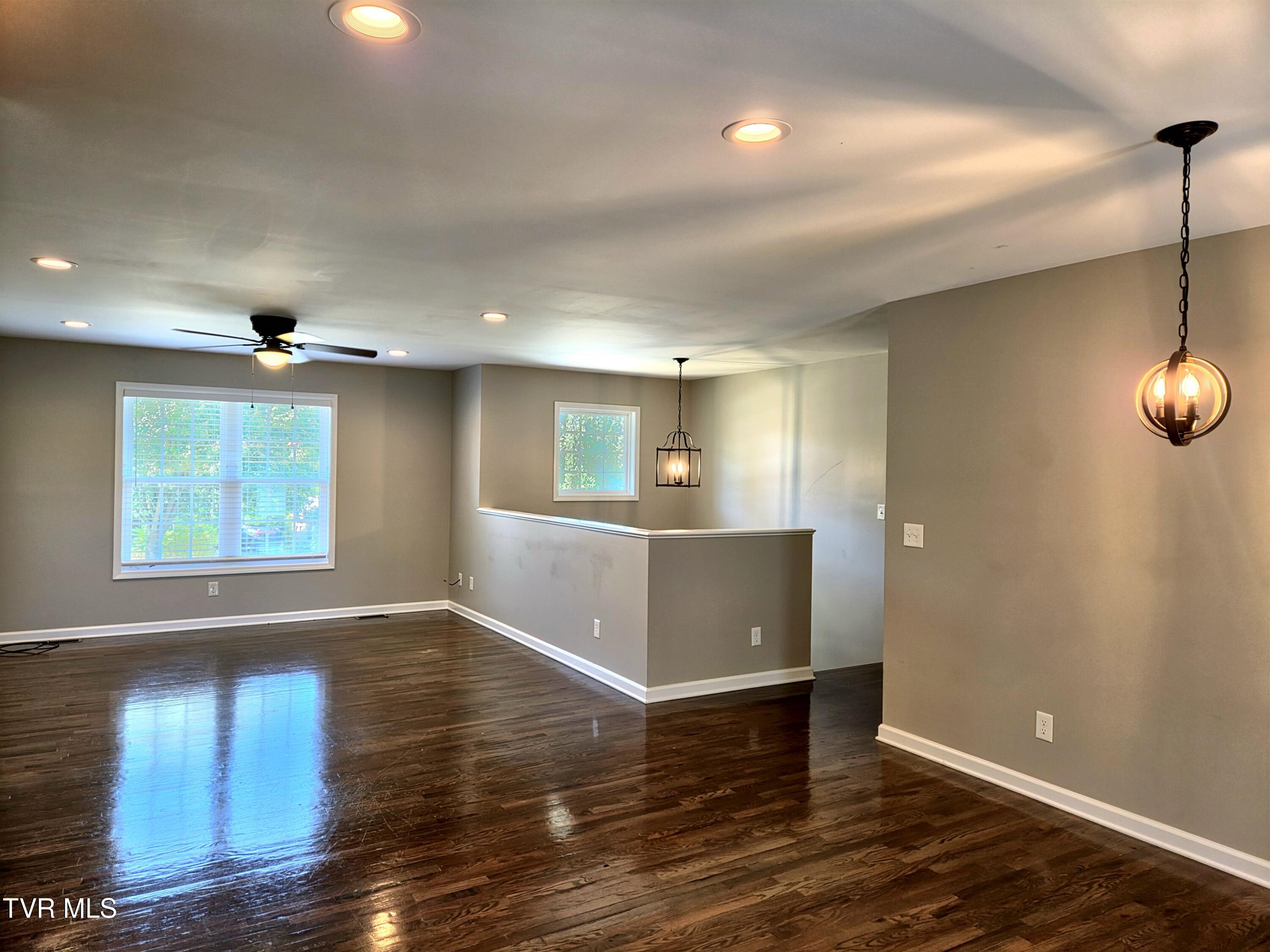 375 Ridgeway Road Kingsport, TN 37664 - Photo 3 of 26 25459