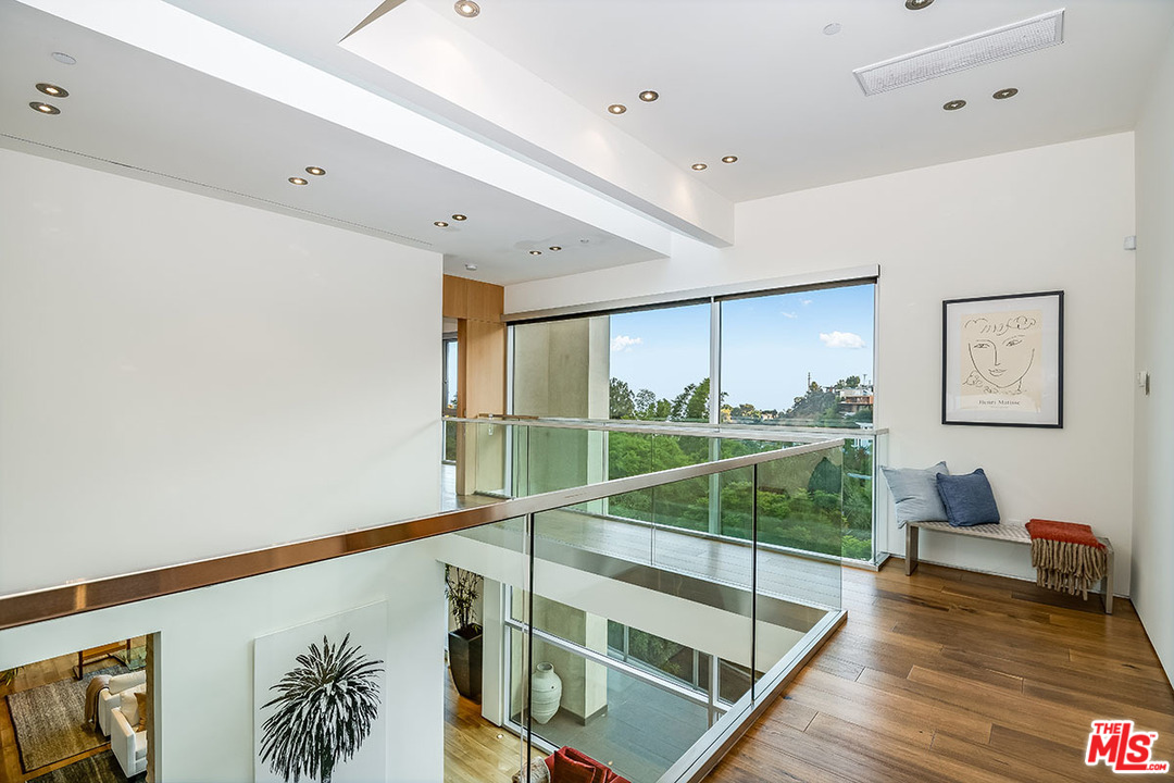1700 Queens Road Los Angeles, CA 90069 - Photo 15 of 38 Gallery Image 15
