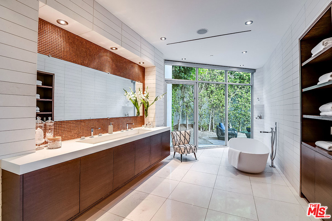 1700 Queens Road Los Angeles, CA 90069 - Photo 20 of 38 Gallery Image 20