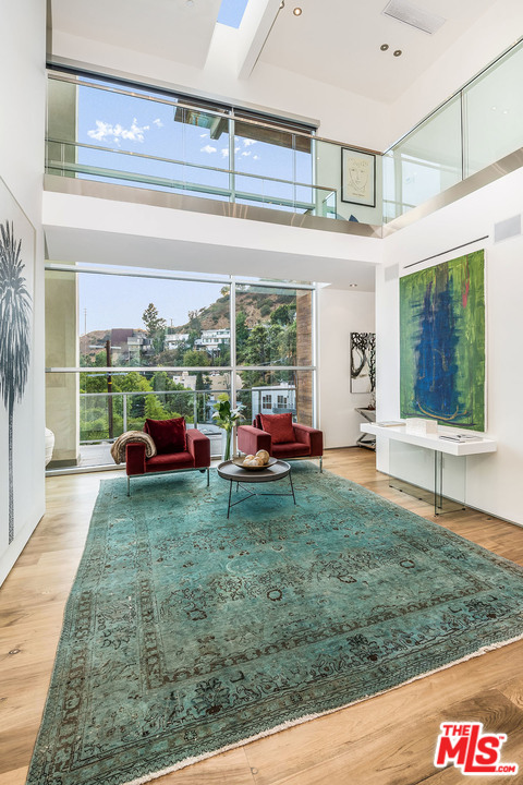 1700 Queens Road Los Angeles, CA 90069 - Photo 3 of 38 Gallery Image 3