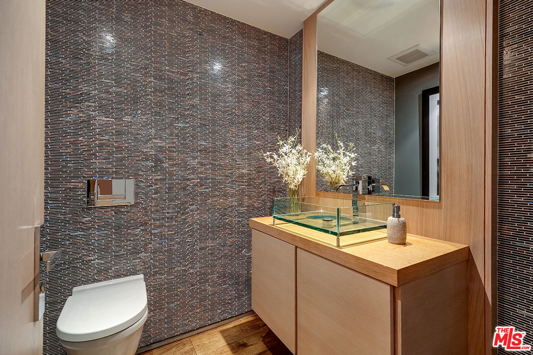 1700 Queens Road Los Angeles, CA 90069 - Photo 26 of 38 Gallery Image 26