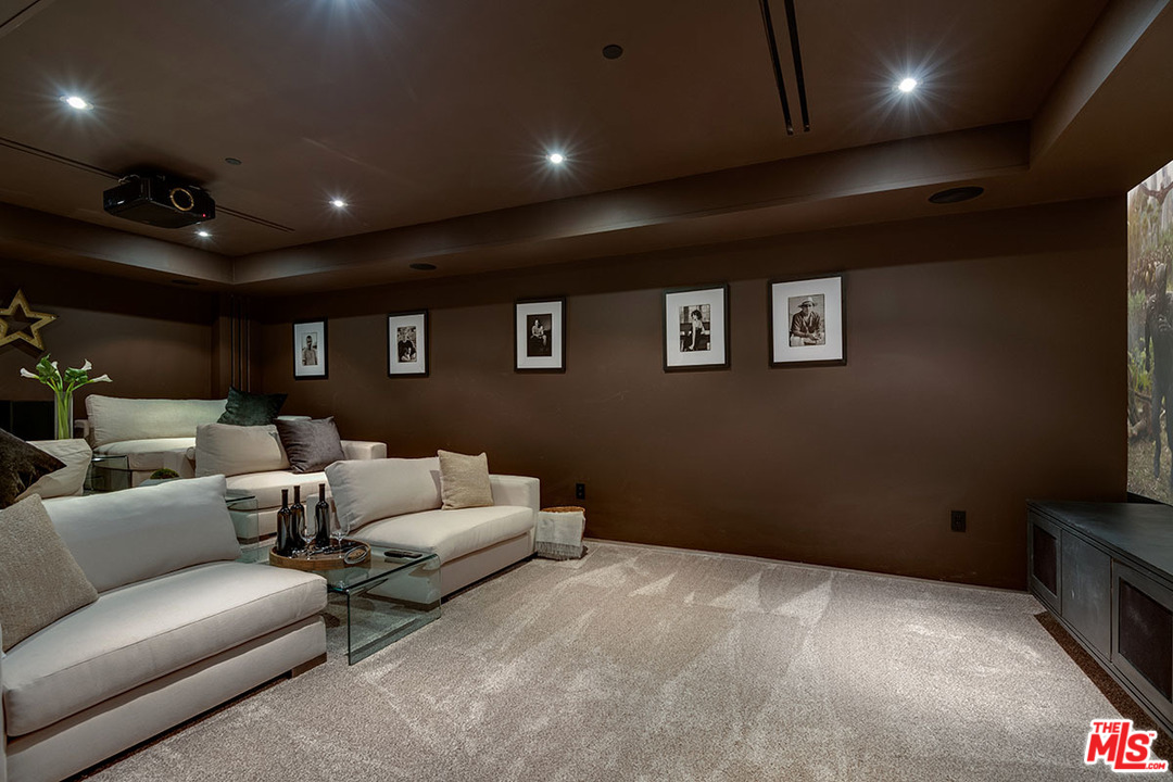 1700 Queens Road Los Angeles, CA 90069 - Photo 27 of 38 Gallery Image 27