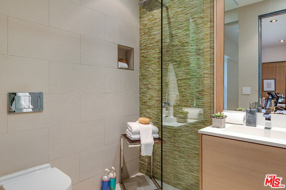 1700 Queens Road Los Angeles, CA 90069 - Photo 29 of 38 Gallery Image 29