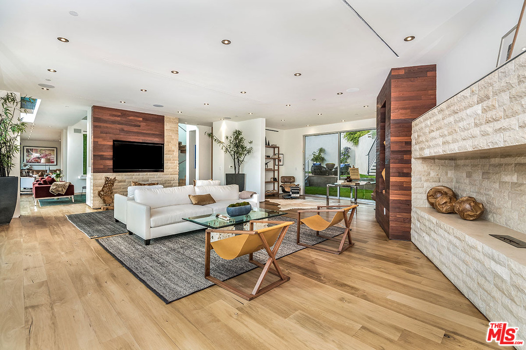 1700 Queens Road Los Angeles, CA 90069 - Photo 7 of 38 Gallery Image 7