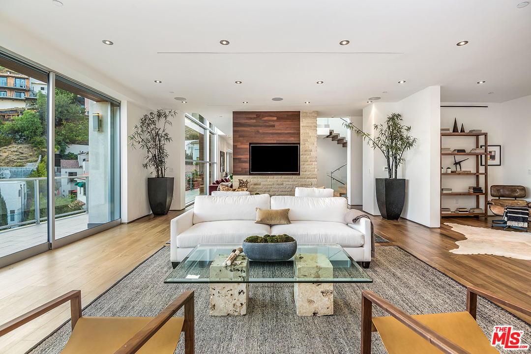 1700 Queens Road Los Angeles, CA 90069 - Photo 8 of 38 Gallery Image 8